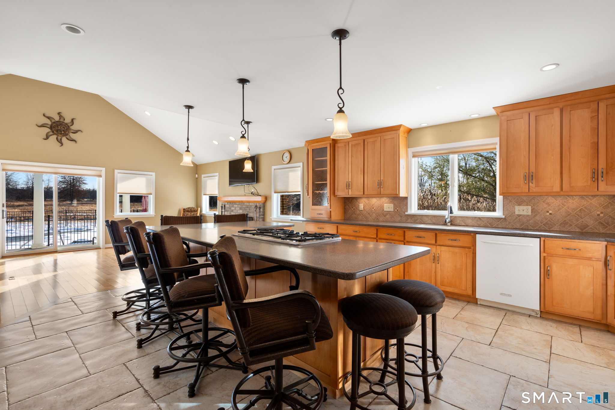 485 Mountain Road Suffield, CT 06078 - Photo 10 of 40