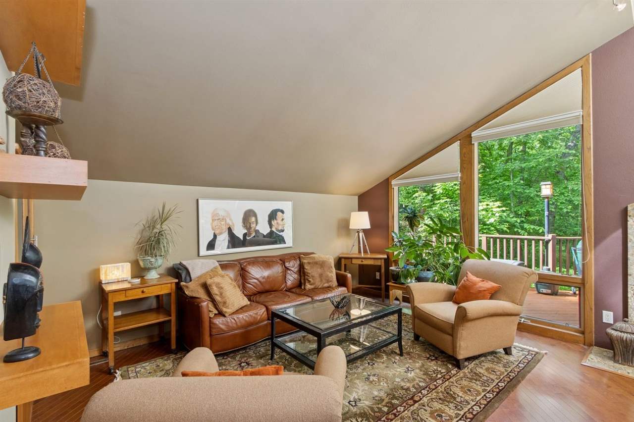 2520 Northeast Sugar Bottom Road Northeast Solon, IA 52333 - Photo 2 of 59 Gallery Image 2