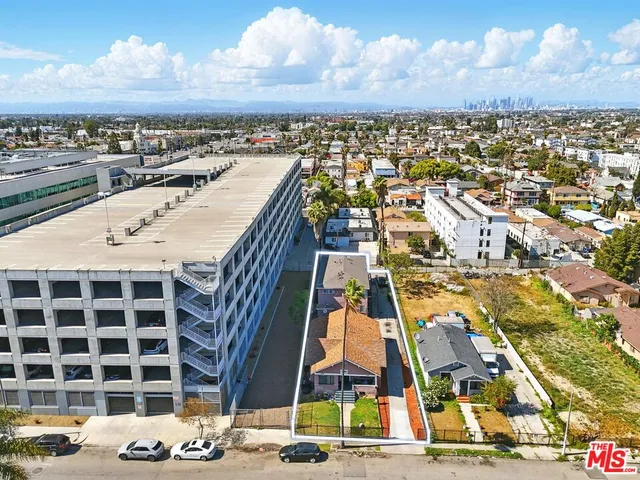 $1,100,000 | 925 West 84th Street, Los Angeles, CA 90044