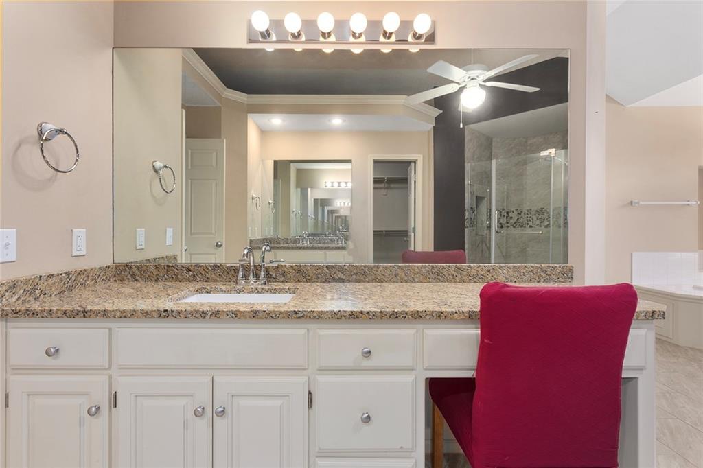 212 Northeast Hidden Ridge Lane Lee's Summit, MO 64064 - Photo 23 of 57