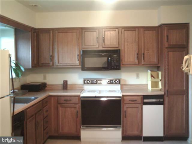 5413 Pond Road Harrisburg, PA 17111 - Photo 3 of 18 Gallery Image 3