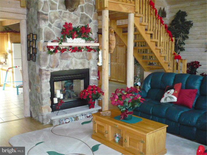 501 Alvine Road Pittsgrove, NJ 08318 - Photo 14 of 18 Living Room