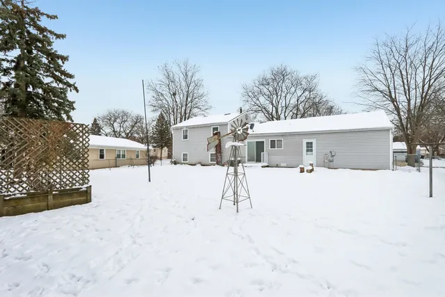 $384,900 | 21 Cumberland Drive, Schaumburg, IL 60193