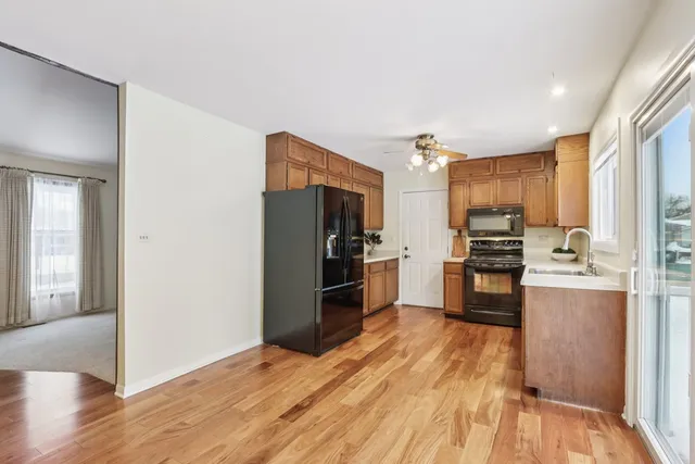 $384,900 | 21 Cumberland Drive, Schaumburg, IL 60193