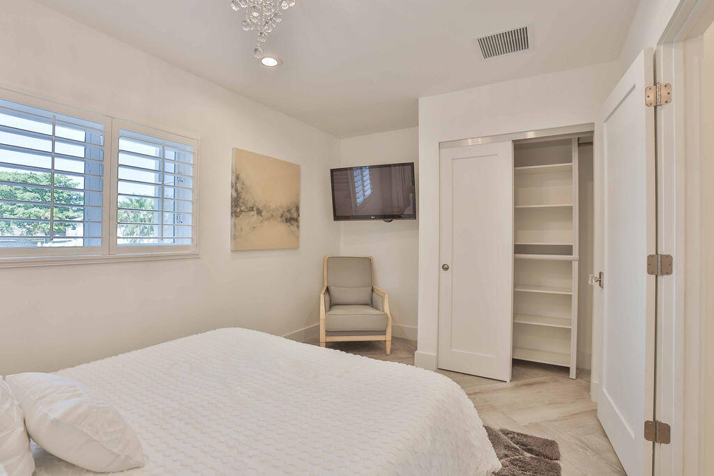 713 Forsyth Street Boca Raton, FL 33487 - Photo 31 of 39 Bed three