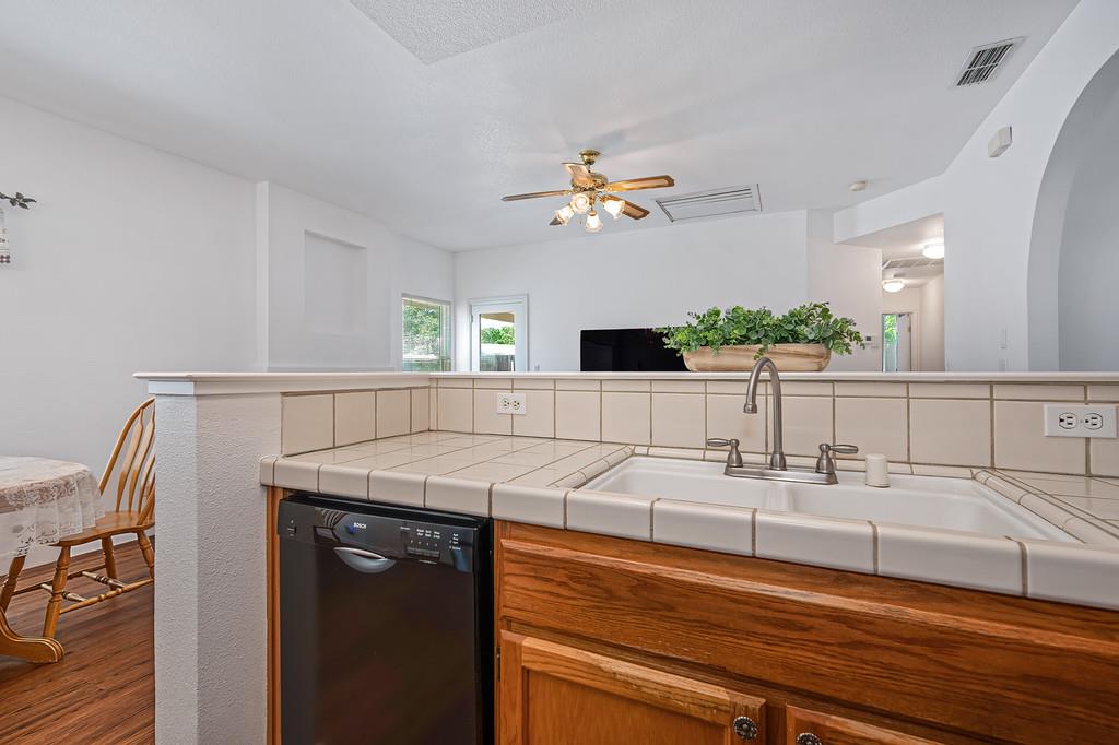 520 Harling Court Rio Linda, CA 95673 - Photo 16 of 32
