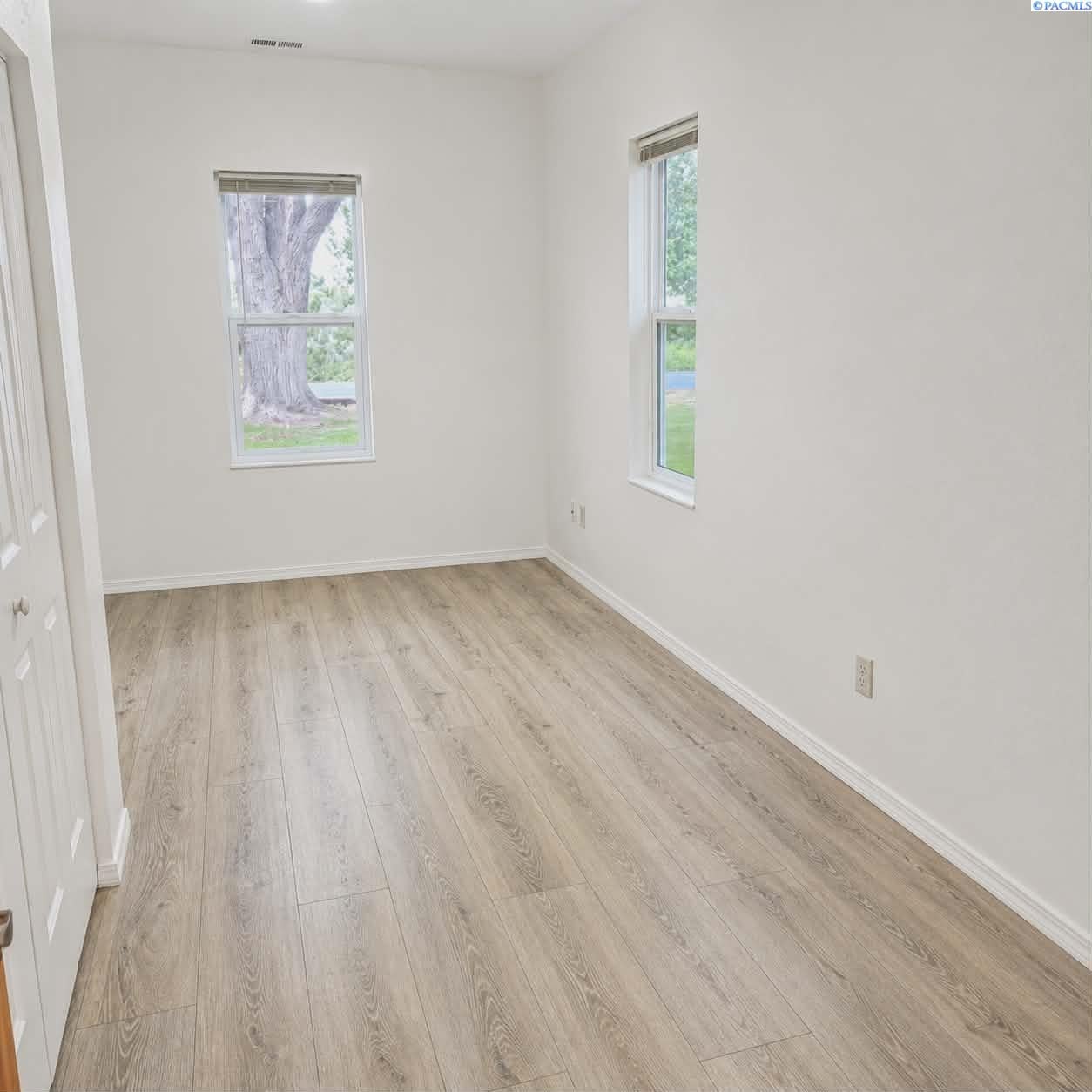 168501 West Byron Road Prosser, WA 99350 - Photo 13 of 16 Gallery Image 13