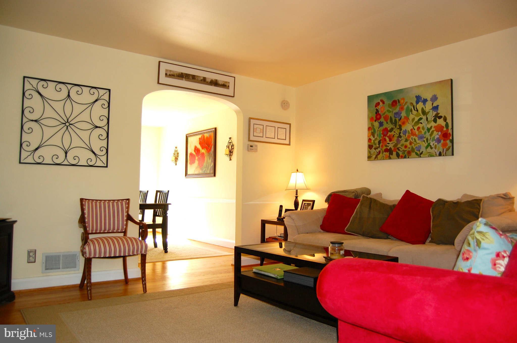 189 Stanmore Road Baltimore, MD 21212 - Photo 5 of 27 Living Room