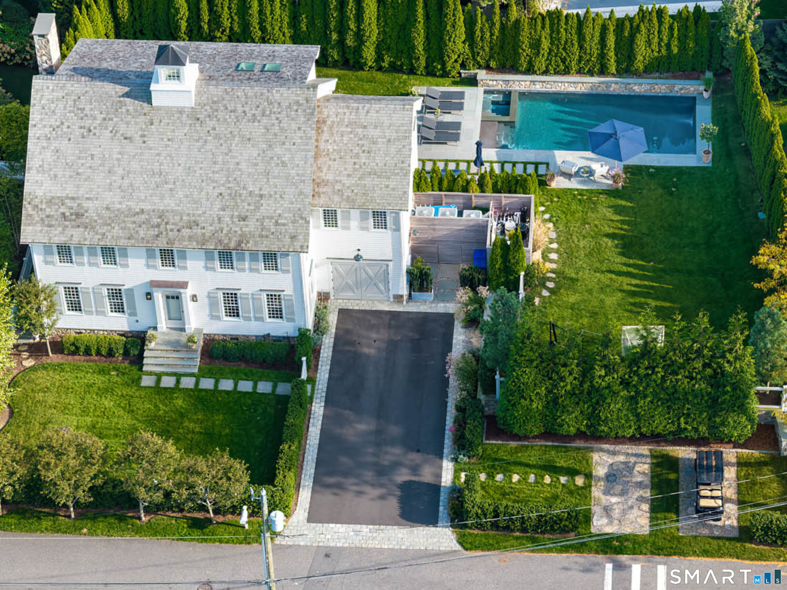 16 Juniper Road Norwalk, CT 06853 - Photo 3 of 31