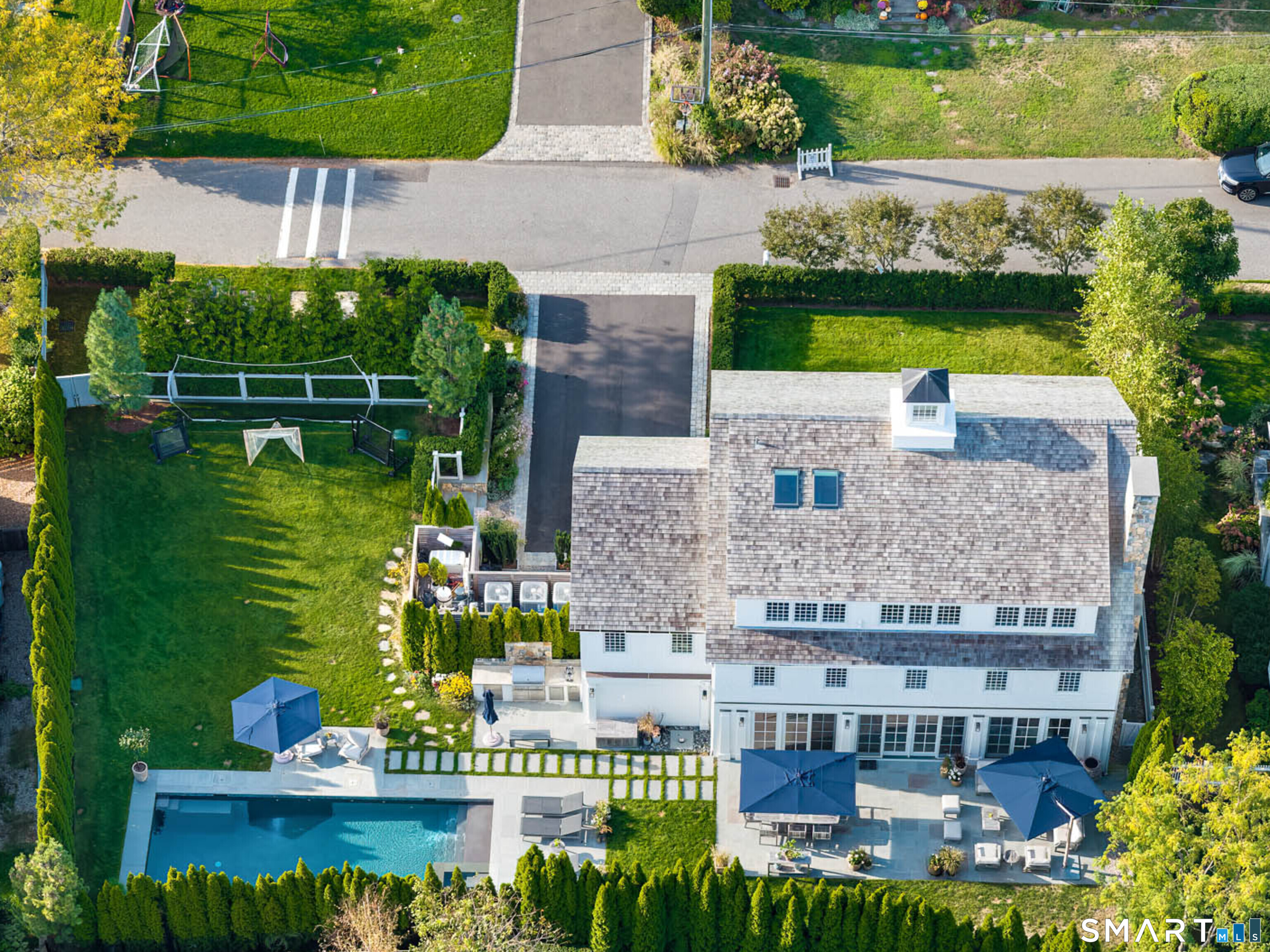 16 Juniper Road Norwalk, CT 06853 - Photo 4 of 31