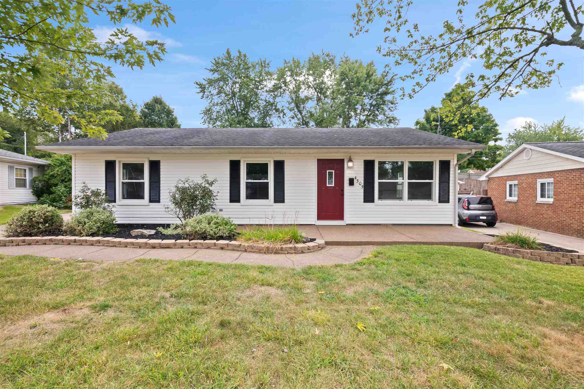 4303 Chadwick Road Evansville, IN 47710 - Photo 1 of 24 Gallery Image 1