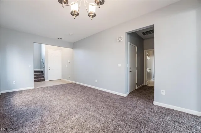 $2,200 | 5555 West Sun Temple Avenue, Las Vegas, NV 89139