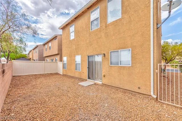 $2,200 | 5555 West Sun Temple Avenue, Las Vegas, NV 89139