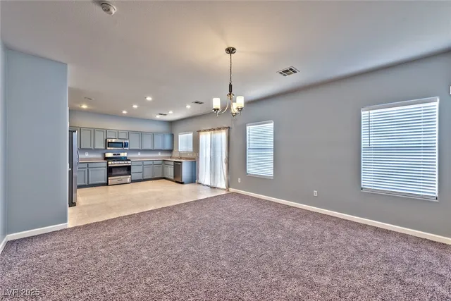 $2,200 | 5555 West Sun Temple Avenue, Las Vegas, NV 89139