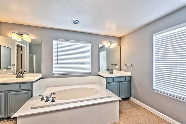 $2,200 | 5555 West Sun Temple Avenue, Las Vegas, NV 89139