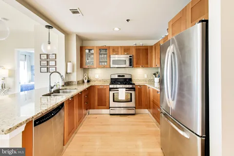 $589,000 | 5750 Bou Avenue, Unit 1501, Rockville, MD 20852