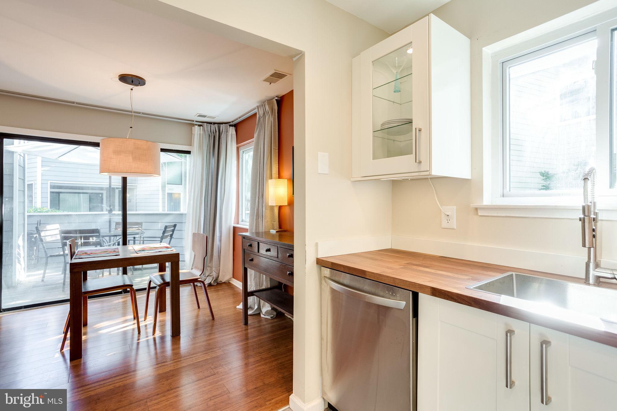 1911 Villaridge Drive, Unit A Reston, VA 20191 - Photo 12 of 35 Kitchen and dining room