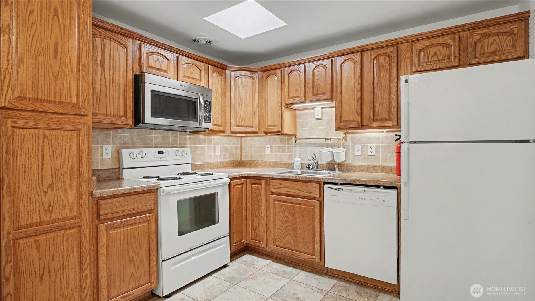 14600 Southeast 176th Street, Unit J5 Renton, WA 98058 - Photo 11 of 27