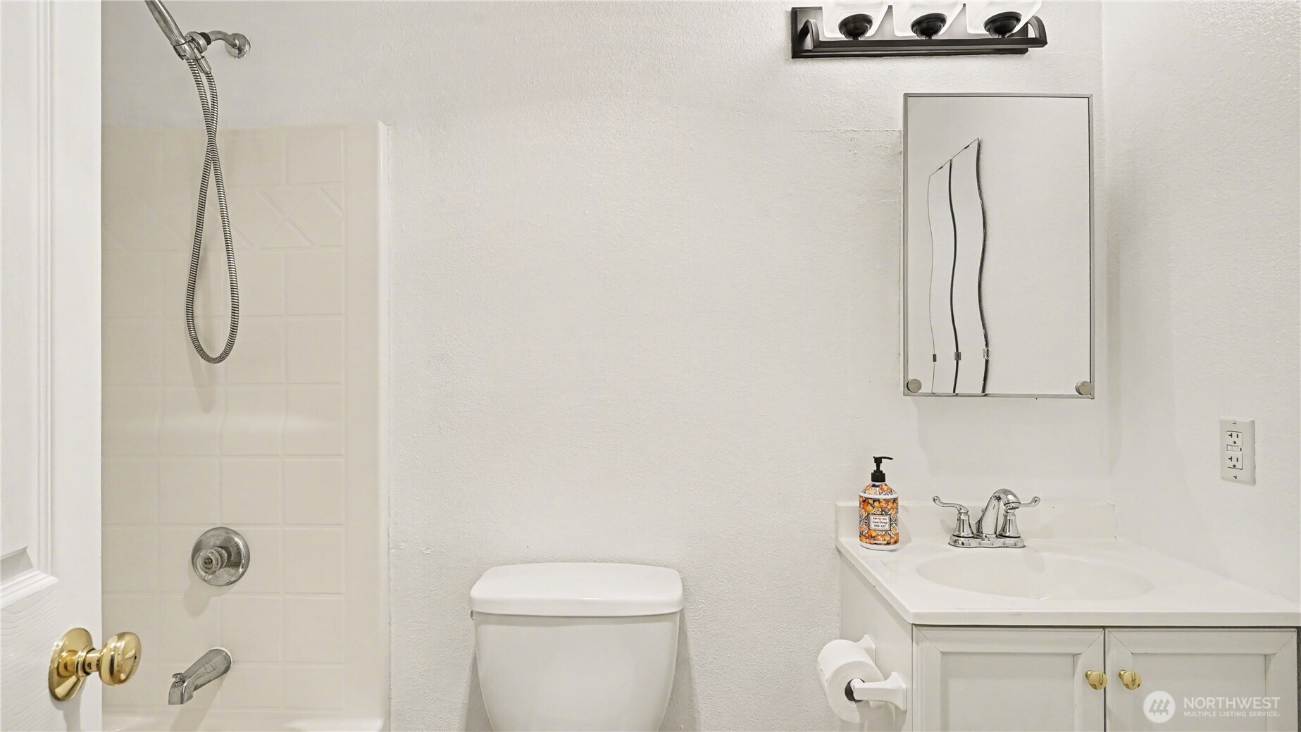 14600 Southeast 176th Street, Unit J5 Renton, WA 98058 - Photo 14 of 27