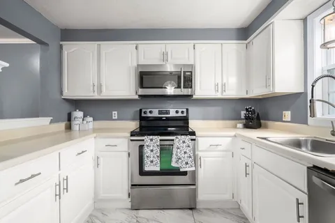 $299,900 | 22 Eagle Drive, Unit 22, Douglas, MA 01516