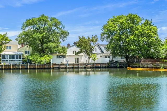 $999,000 | 567 Oxford Road, Cedarhurst, NY 11516