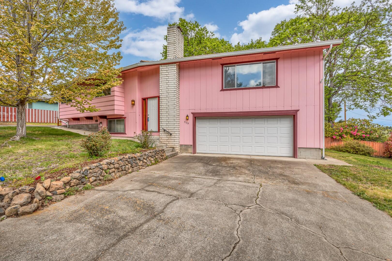 579 Pierce Road Medford, OR 97504 - Photo 34 of 34 9R9A4494