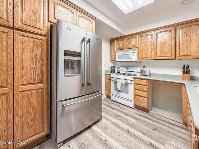 $475,000 | 19337 Oak Plaza Court, Newhall, CA 91321