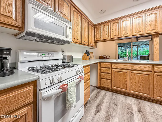 $475,000 | 19337 Oak Plaza Court, Newhall, CA 91321