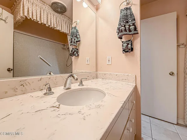 $475,000 | 19337 Oak Plaza Court, Newhall, CA 91321