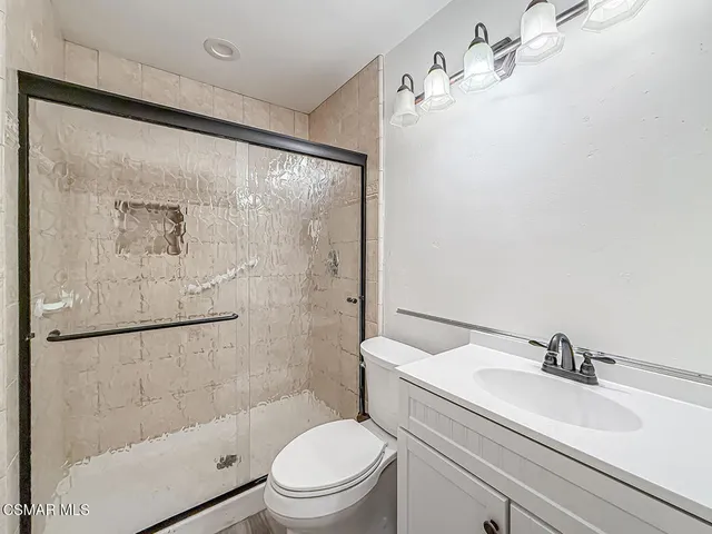 $475,000 | 19337 Oak Plaza Court, Newhall, CA 91321