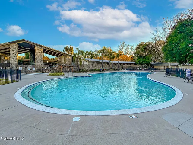 $475,000 | 19337 Oak Plaza Court, Newhall, CA 91321