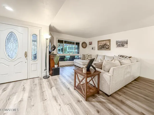 $475,000 | 19337 Oak Plaza Court, Newhall, CA 91321