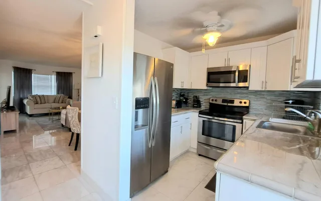 $2,575 | 1445 Southeast 15th Court, Unit 202, Deerfield Beach, FL 33441