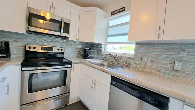 $2,575 | 1445 Southeast 15th Court, Unit 202, Deerfield Beach, FL 33441