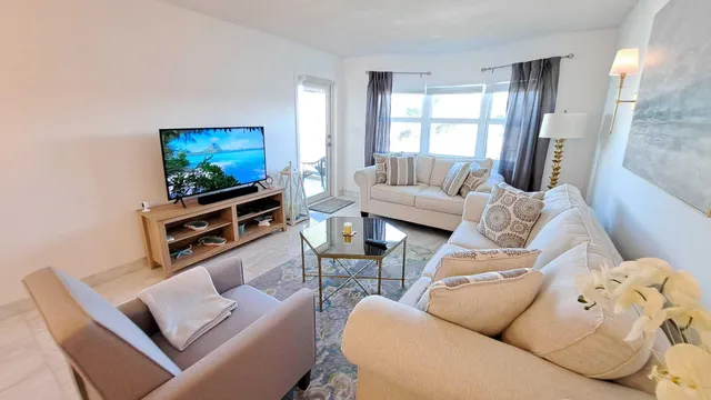 $2,575 | 1445 Southeast 15th Court, Unit 202, Deerfield Beach, FL 33441