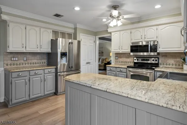 $799,900 | 22 Kevin Drive, Flanders, NJ 07836