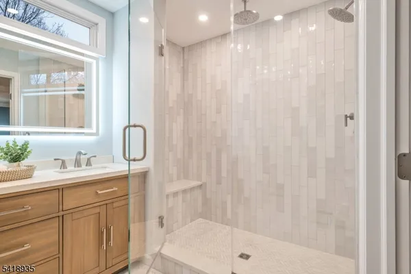 $799,900 | 22 Kevin Drive, Flanders, NJ 07836