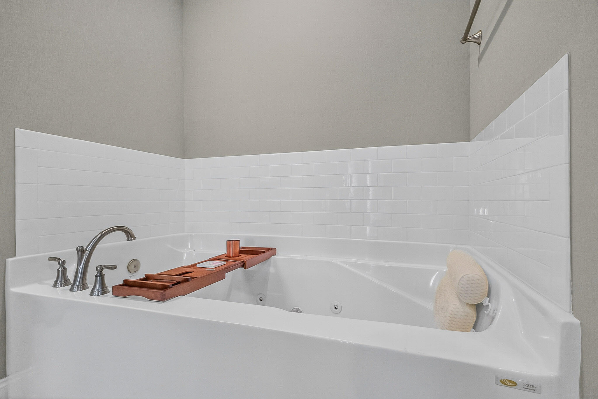 61 B 6th Street Shalimar, FL 32579 - Photo 31 of 59 a bathroom with a tub