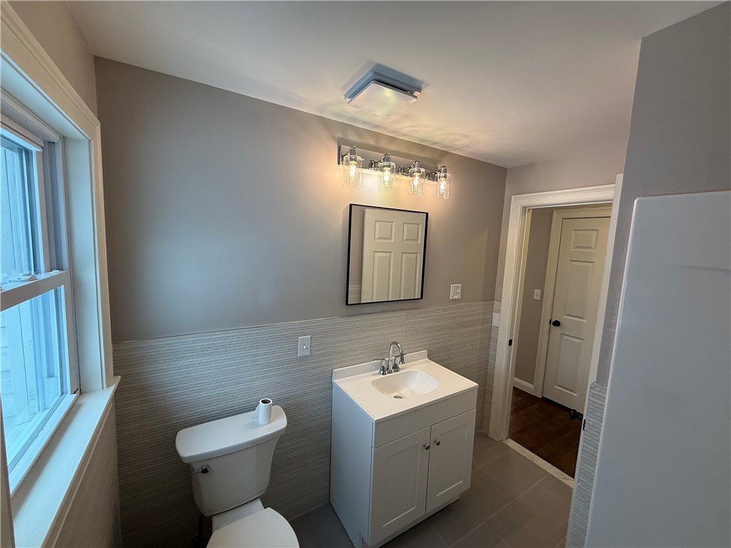 101 Farmland Road Warwick, RI 02889 - Photo 13 of 36