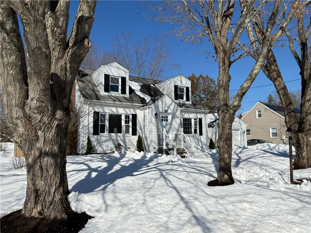 101 Farmland Road Warwick, RI 02889 - Photo 2 of 36
