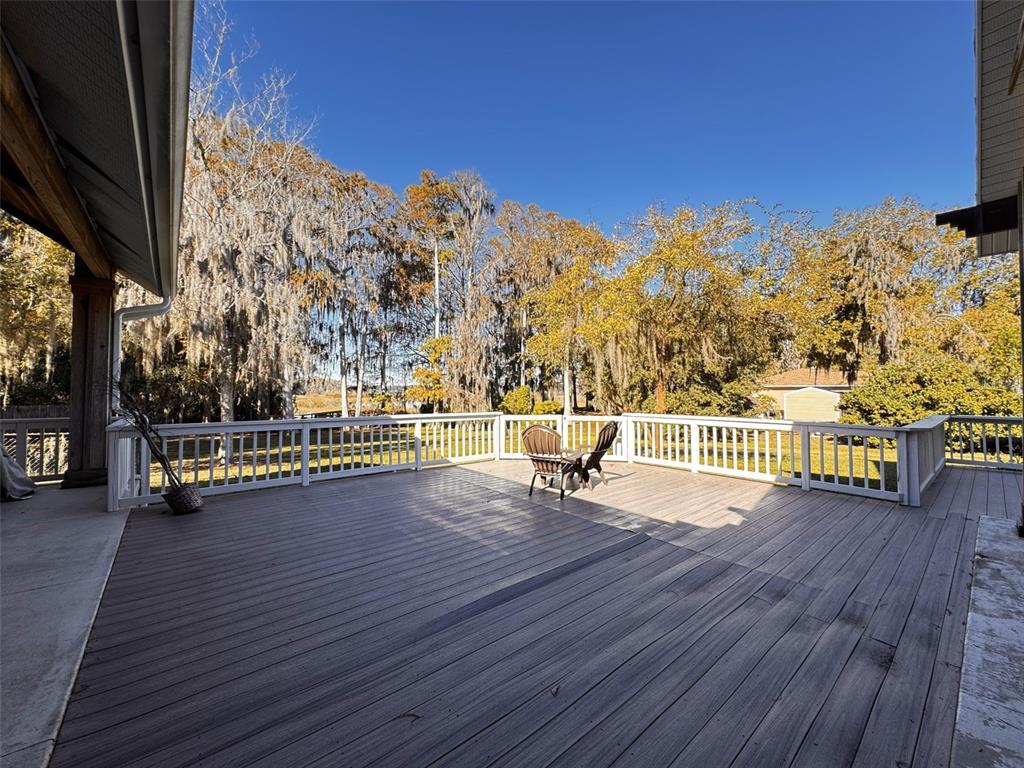 3108 North Wheaton Point Hernando, FL 34442 - Photo 25 of 35 a view of a balcony with chairs