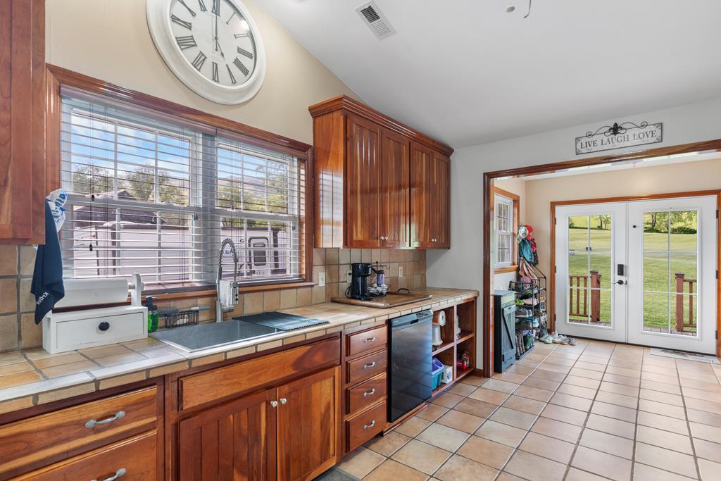 3003 Freestone Valley Road Tannersville, VA 24377 - Photo 12 of 40 Gallery Image 12