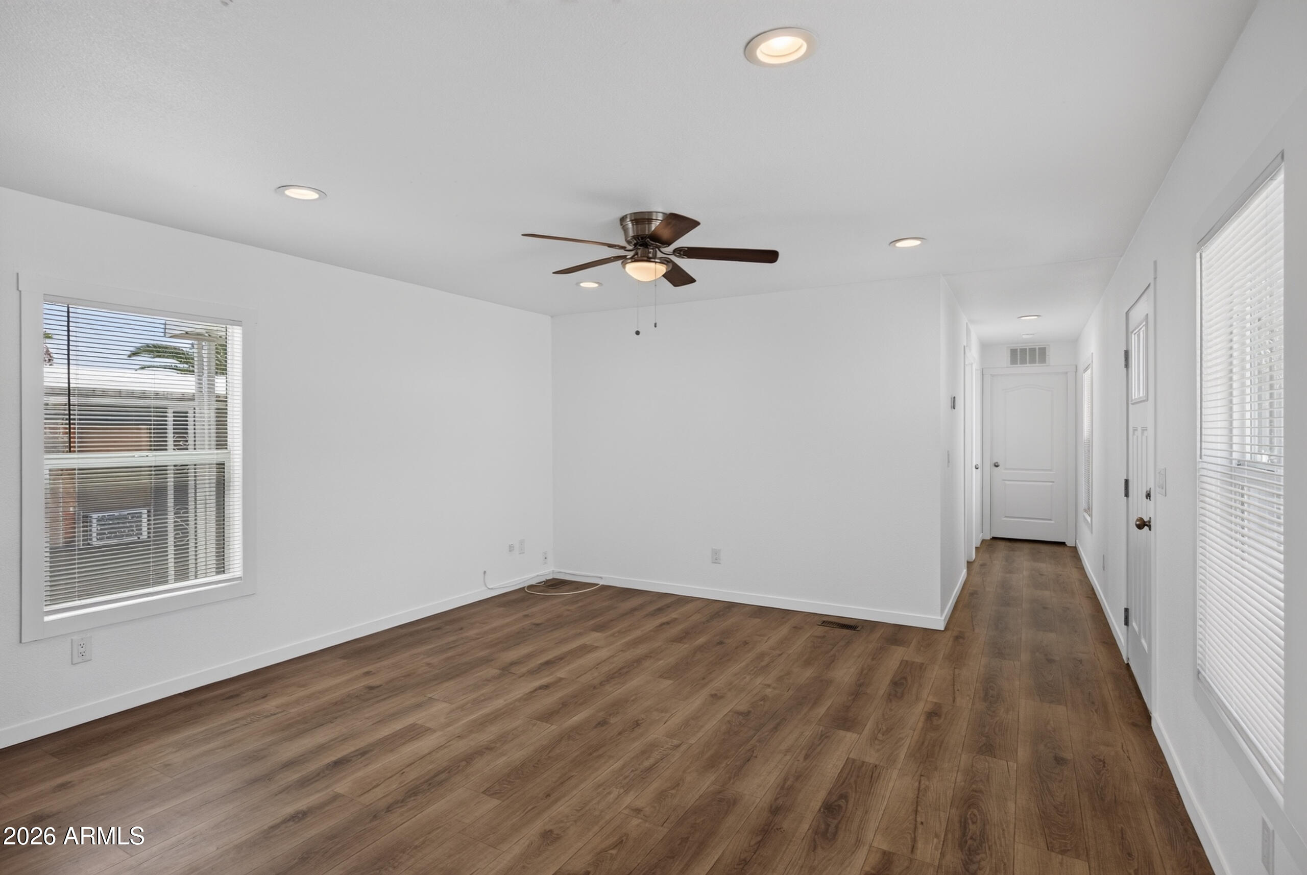 1325 West Silverlake Road, Unit 77 Tucson, AZ 85713 - Photo 6 of 33 06 Living Room - Fourth View