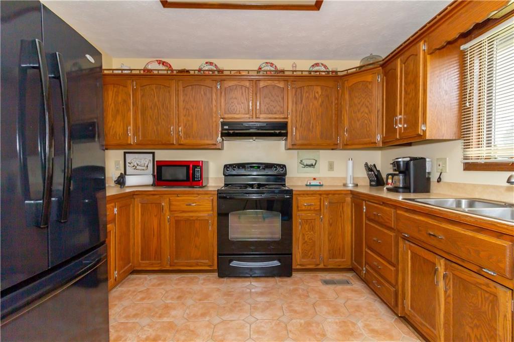 111 Willow Road Greenfield, IN 46140 - Photo 6 of 34 Gallery Image 6