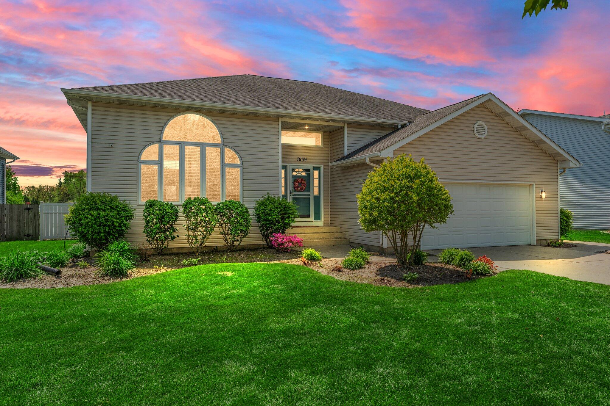 1539 Krame Drive Crown Point, IN 46307 - Photo 1 of 32 2048x1365