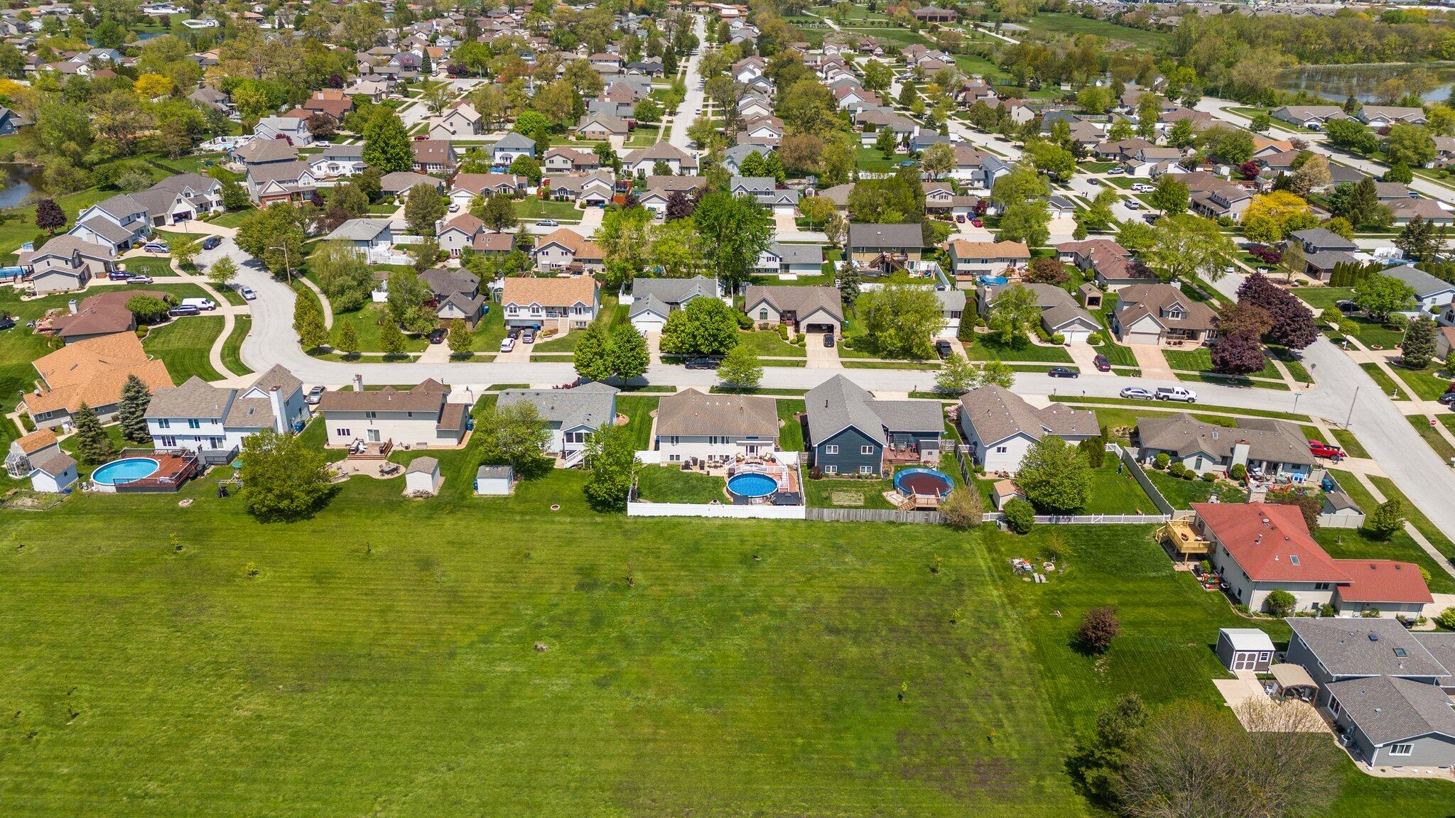 1539 Krame Drive Crown Point, IN 46307 - Photo 28 of 32 2048x1152