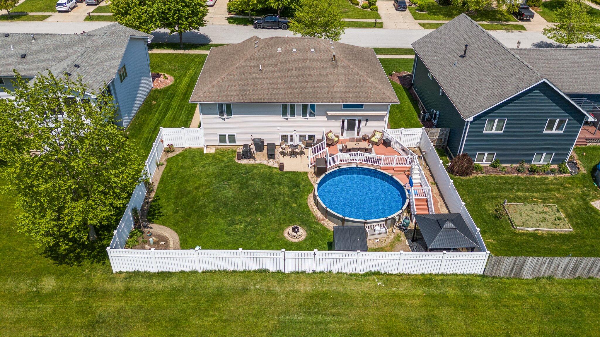 1539 Krame Drive Crown Point, IN 46307 - Photo 3 of 32 2048x1152