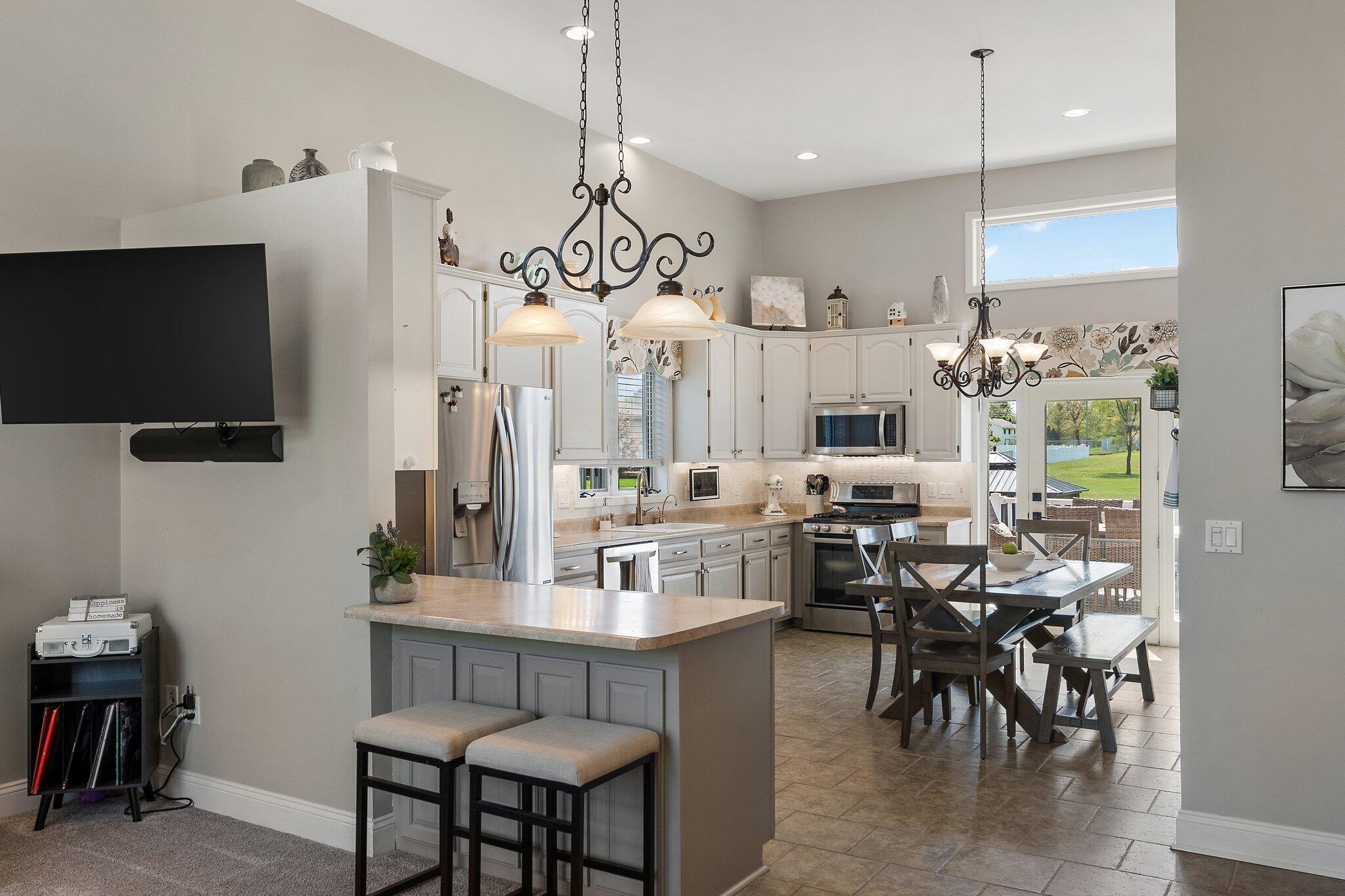 1539 Krame Drive Crown Point, IN 46307 - Photo 8 of 32 2048x1365