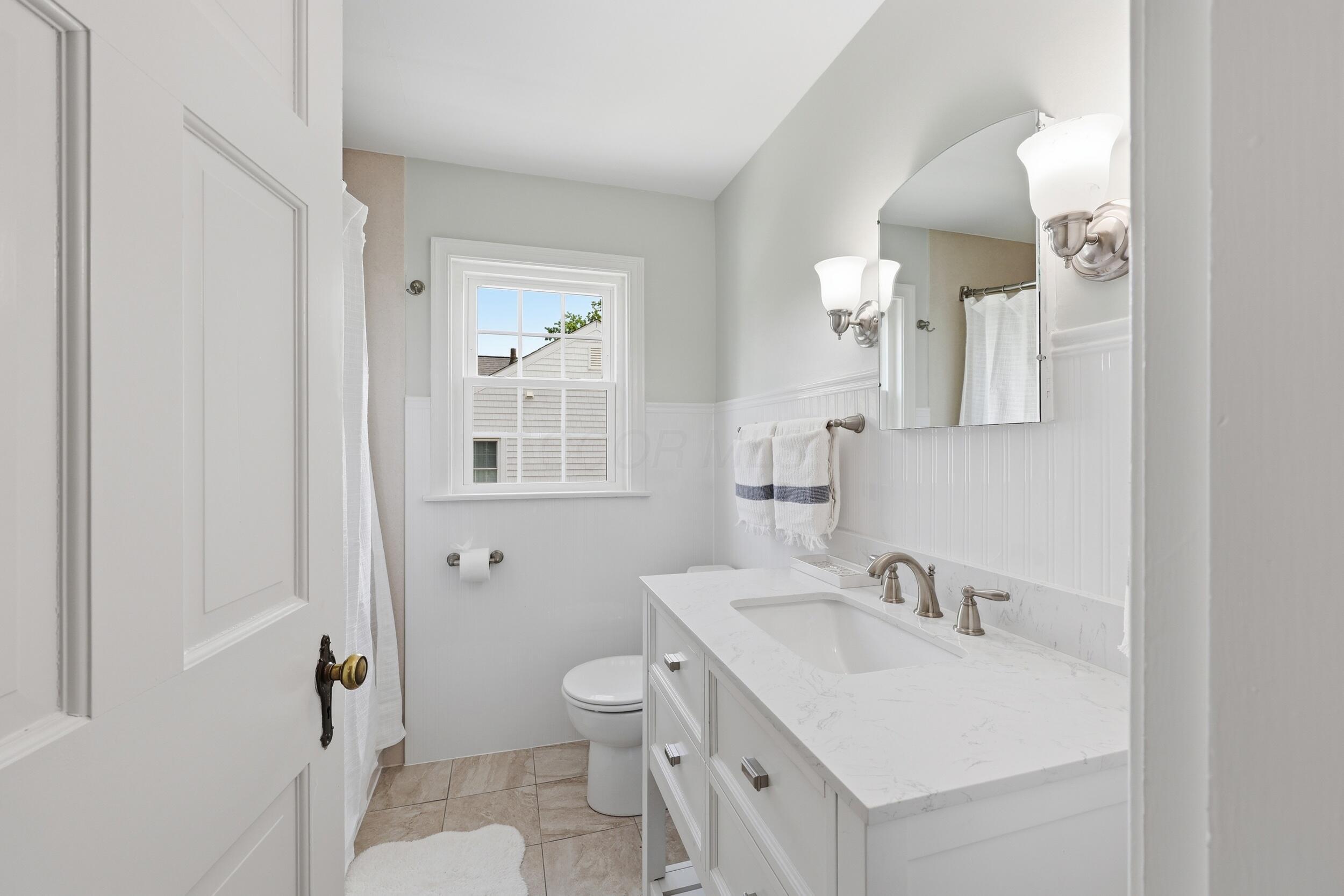 1632 Grenoble Road Columbus, OH 43221 - Photo 24 of 34 Full Bath