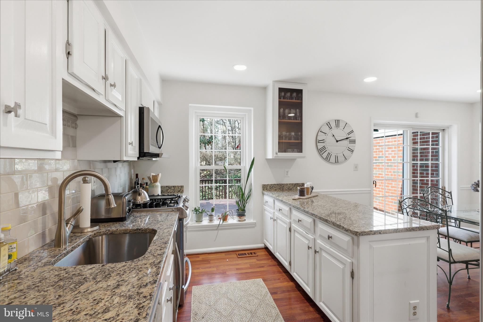 2184 Pond View Court Reston, VA 20191 - Photo 13 of 45